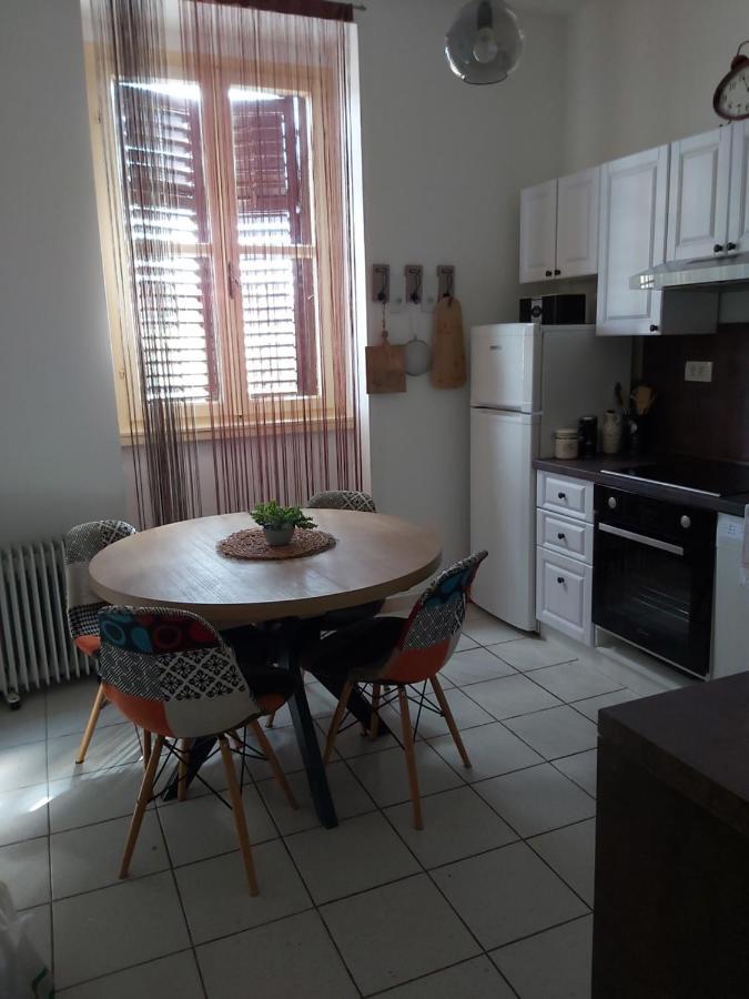 Appartamento Karmen Zara Esterno foto